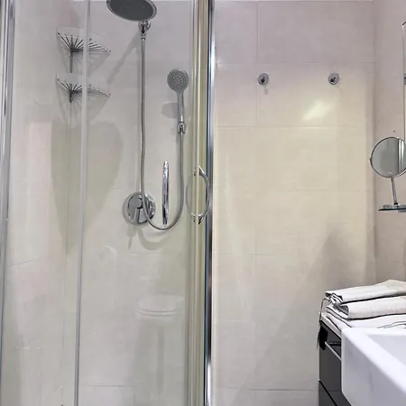 Apartment Cavalletto By Farris Cors